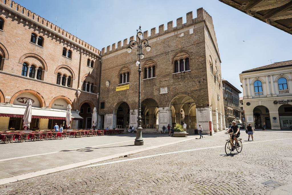 Myplace Piazza Dei Signori Apartments Treviso Exterior photo